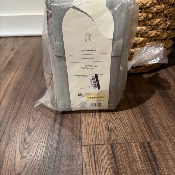 New Threshold KING Performance Flat Sheet Silky Sateen GRAY 400 - Picture 3 of 3